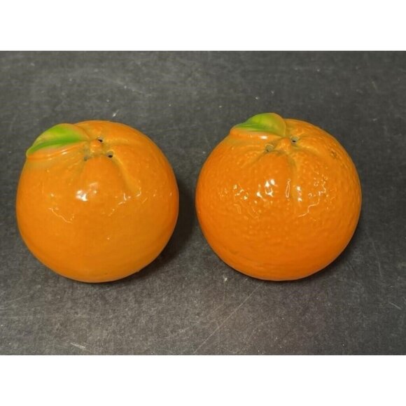 Vintage Japan Salt And Pepper Shakers Oranges, Big, Shiny Round Oranges, Cute!! - Picture 1 of 4